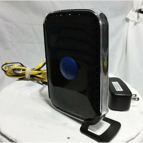 NETGEAR N600 Wireless Dual Band WiFi Router 300 Mbps 4 Port WNDR3400v3 - Picture 1 of 4